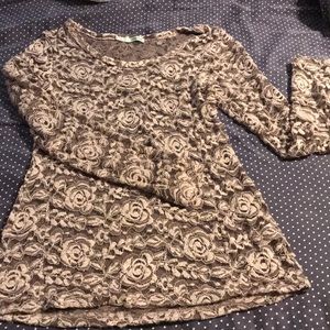 Long sleeved lace shirt